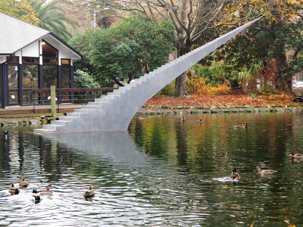 Step sculpture in the pond inside Botanic Gardens