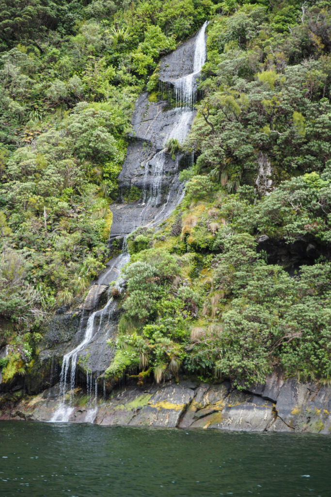 Waterfall1/Milford Sound/Fiordland National Park